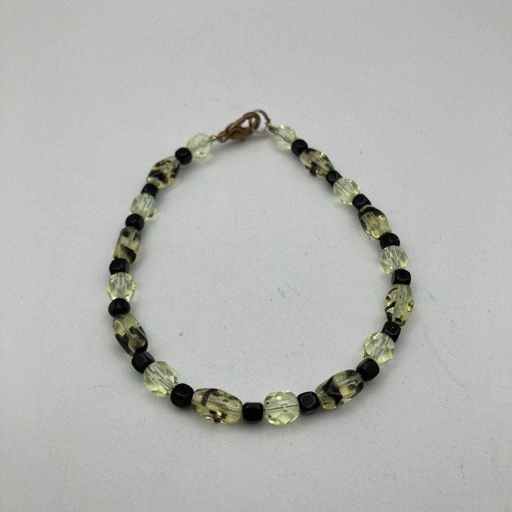 Vtg Bracelet / Faceted Czech Vaseline Uranium & Black Glass Beads / 8.25" 21 cm
